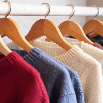 Sweter, który wygląda drogo i nie kończy jako kulkowany banał